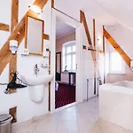 Palac Spichrz 4*