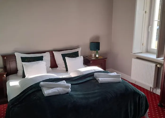 Palac Spichrz Bed and Breakfast Borcz