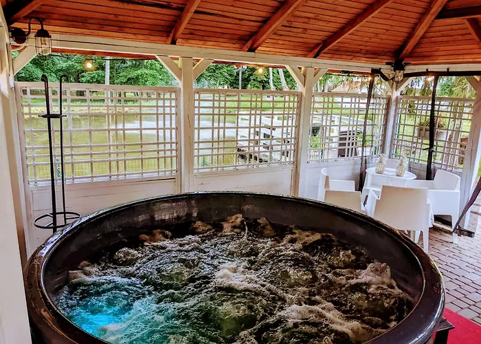 Bed and Breakfast Palac Spichrz 3*