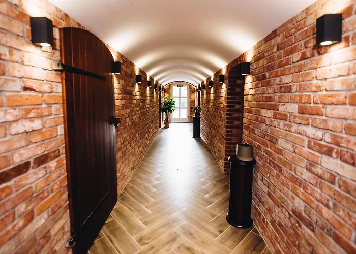 Palac Spichrz Bed and Breakfast 3*