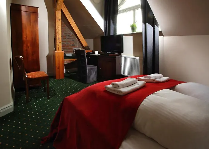 Palac Spichrz Bed and Breakfast Borcz